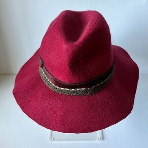 MUCHE ET MUCHETTE Burgundy Wool Hat